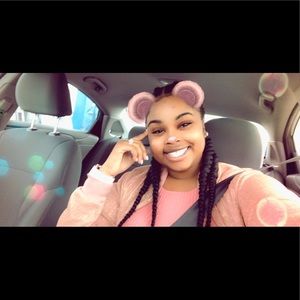 Meet your Posher, Deionna